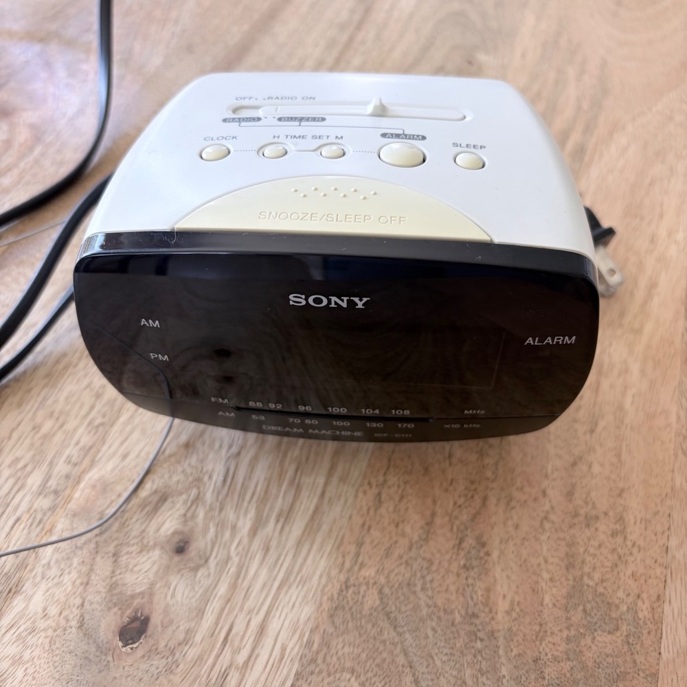 Sony Dream Machine Alarm Clock Radio AM FM White LED ICF-C111 VNTG Tested works